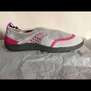 Whater Shoes Women’s Size 7-8🌊